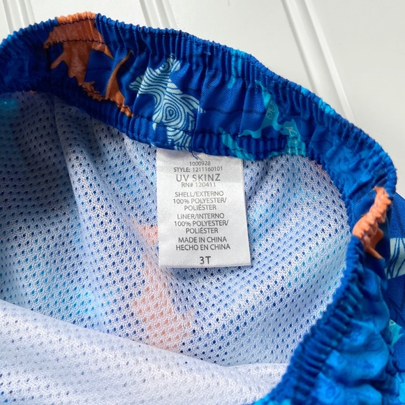 •UV Skinz• shark swim trunk/sun hat set - Picture 5 of 6